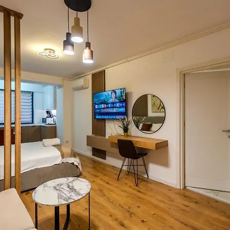 Contemporary Warm-toned With Modern Amenities - Blvd 47b5 Apartment Bucharest