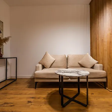 Апартаменты Contemporary Warm-toned With Modern Amenities - Blvd 47b5 *