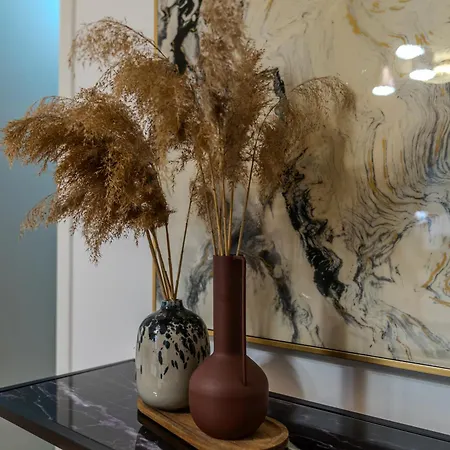 公寓 Contemporary Warm-toned With Modern Amenities - Blvd 47b5