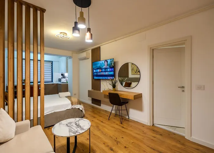 Contemporary Warm-toned With Modern Amenities - Blvd 47b5 Apartament Bucureşti