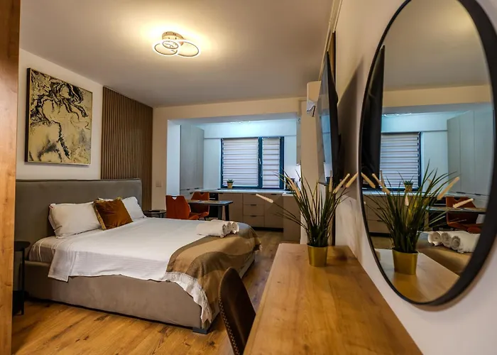 Contemporary Warm-toned With Modern Amenities - Blvd 47b5