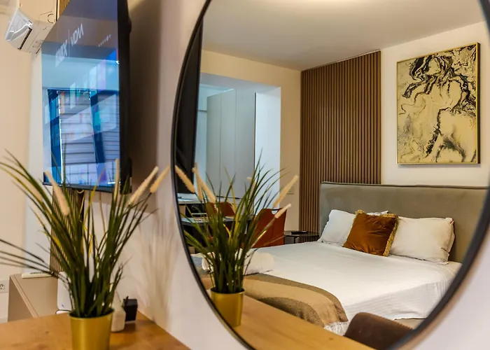 Contemporary Warm-toned With Modern Amenities - Blvd 47b5 Bucureşti