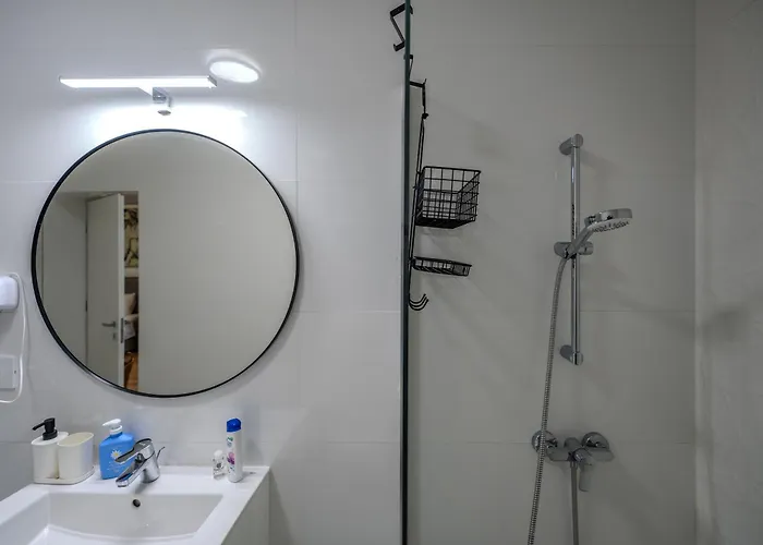 Contemporary Warm-toned With Modern Amenities - Blvd 47b5 * Bucureşti