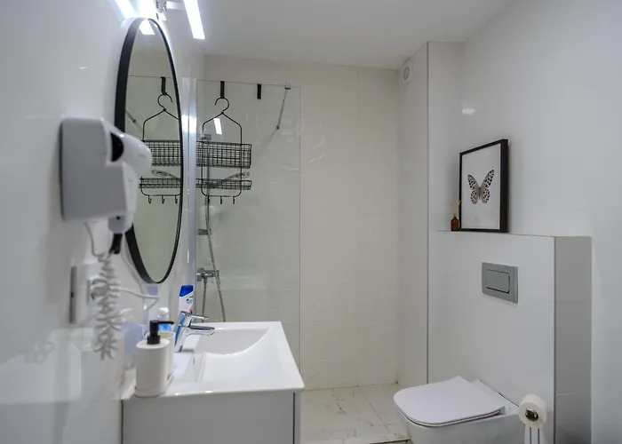 アパート Contemporary Warm-toned With Modern Amenities - Blvd 47b5 *