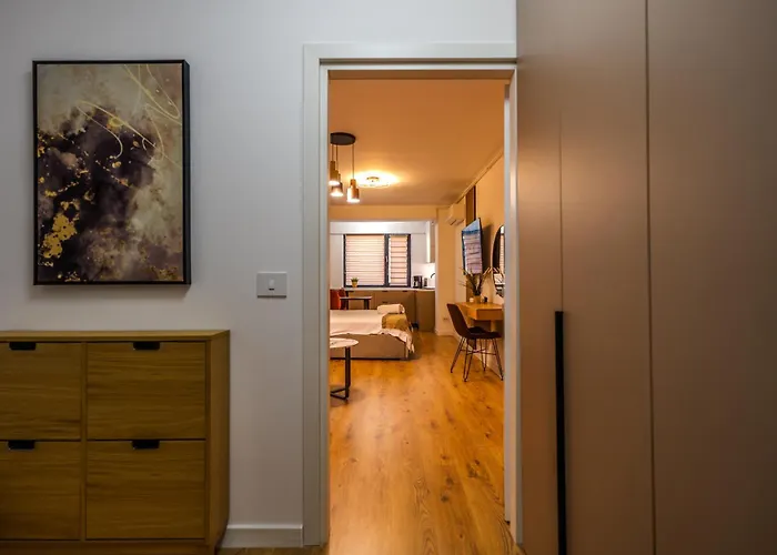 アパート Contemporary Warm-toned With Modern Amenities - Blvd 47b5