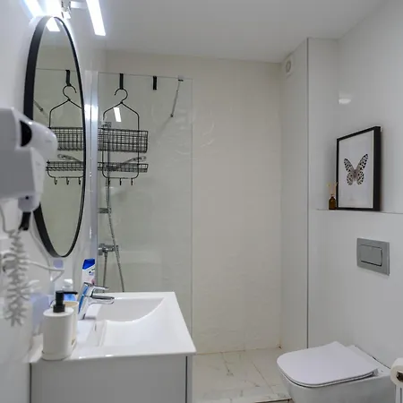 Appartement Contemporary Warm-toned With Modern Amenities - Blvd 47b5 *